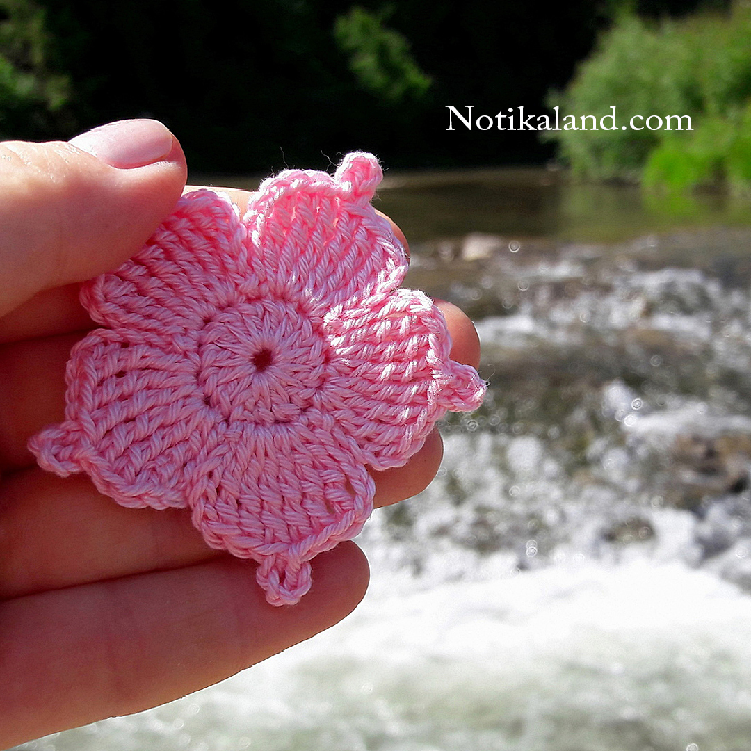 Crochet Applique. Flower motif