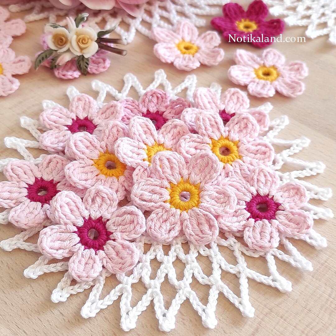 How to Crochet a Simple Flower