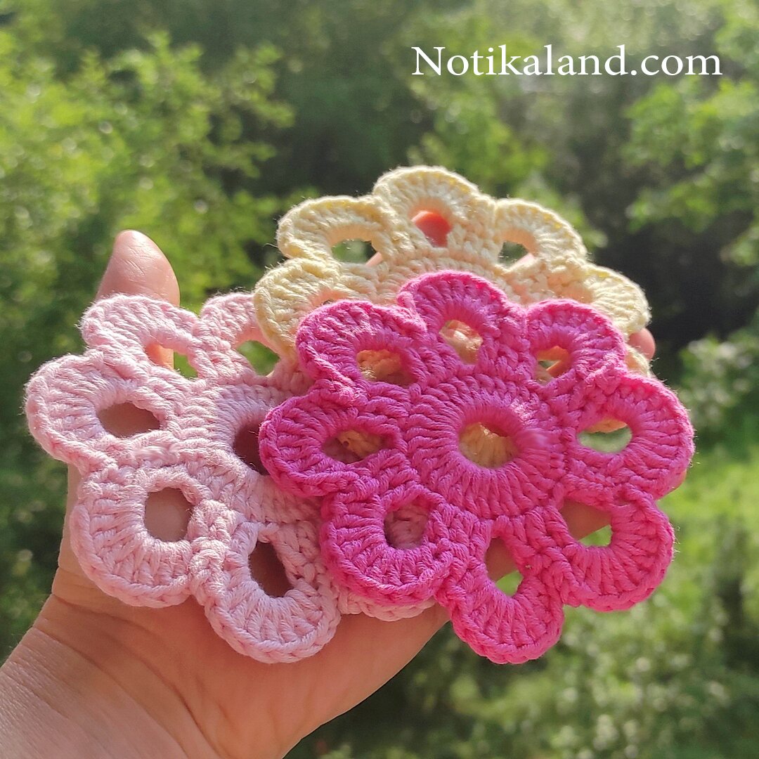 Crochet flower pattern.